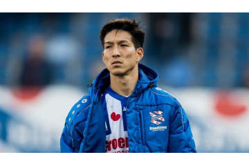 小林祐希、一発レッドで退場！年内最終戦で何があった 画像