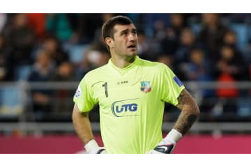 日本代表を苦しめたウズベキスタンGK、35歳にして初の海外移籍！ 画像