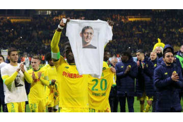 ハリルホジッチの涙…ナント、行方不明FWサラの無事を祈り「試合中断」 画像