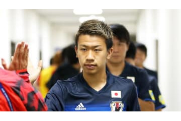 元「右利き」の初瀬亮、米国で「左足」のフリーキックを決める 画像