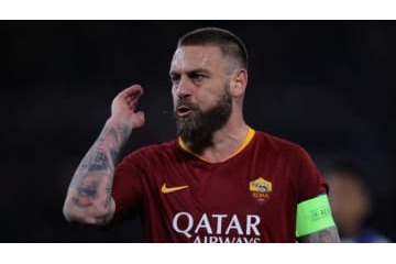 デ・ロッシ、キャプテンマークを全力拒否！思いっ切り投げ返す 画像