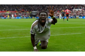 サッカー界で超有名な「獣パフォ」、怖すぎてボールボーイが逃げ出す！ 画像