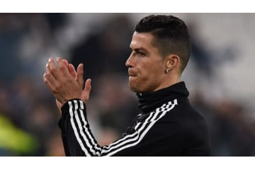 圧巻ハットのロナウド、古巣レアルファンに「暖かなハグ」を送る 画像