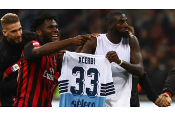 ミラン、罰金1000万円…あの「ユニフォーム事件」 で 画像