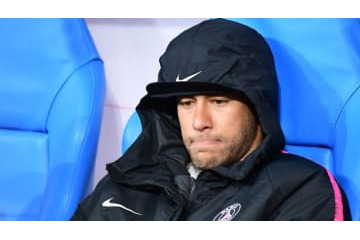 ネイマール、スマホ撮影にキレる！相手ファンにパンチも？ 画像