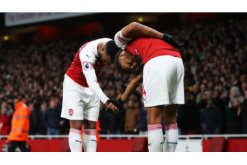3連敗のアーセナル、試合前に謎の儀式をやってるらしい 画像