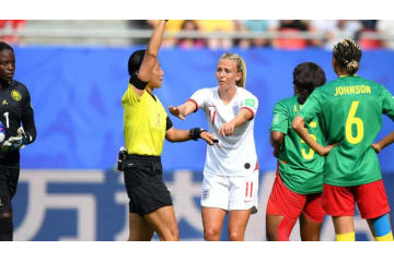 女子W杯で物議…相手選手に「唾吐き」！？問題のシーンとは 画像