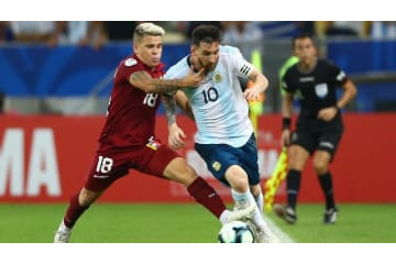 メッシ、コパ・アメリカでぶっ潰された「裏街道」 がこれ 画像