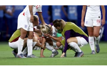 「胸が張り裂けそう…」 イングランド女子、W杯での“残酷なPK失敗”がこれ 画像