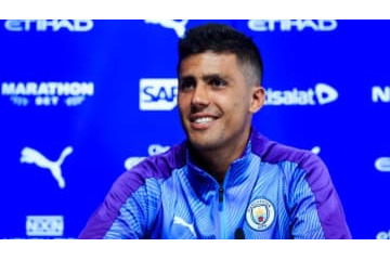 シティ移籍のロドリ、加入初日でキッズを感激させた「英語トーク」がこれ 画像