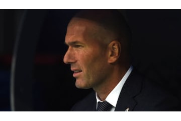 ジダン監督、兄が死去…久保らレアル全員で黙とう 画像