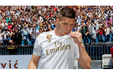 長谷部の元同僚ヨヴィッチ、フランクフルトサポへの感謝が泣ける 画像