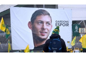 飛行機事故で死亡のE・サラ、墜落原因は「一酸化炭素中毒」か 画像