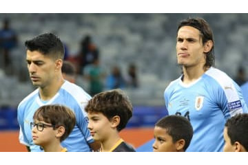 日本代表よ、スアレスも蹴るCKがやばいぞ！ウルグアイの「必殺パターン」 だ 画像