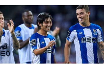 中島翔哉、ポルト選手が拍手した「変態的テクニック」がこれ 画像