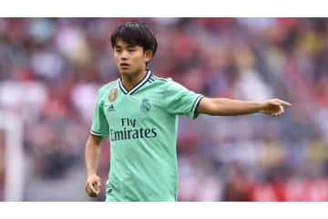 レアル久保建英、うまい！高難度な「浮き球トラップ術」がこれ 画像