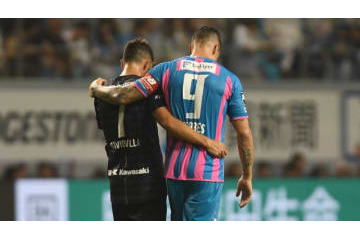 引退トーレス、盟友ビジャとの会話はなんだったのか？内容が判明 画像