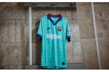 バルセロナ、2019-20新サードユニフォーム発表！色は「黄金の90年代」 画像