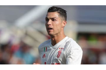 父親の映像を見たロナウド、インタビュー中の「涙腺崩壊」がこれ 画像