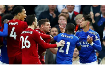 リヴァプールvsレスター戦で乱闘勃発！「ブチ切れシーン」がこれ 画像