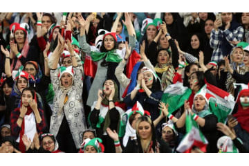 念願の生観戦！イラン女性サポーターのスタジアムでの熱狂ぶりがこれ 画像