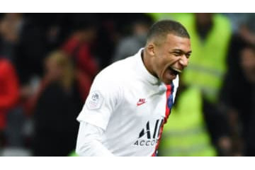 エムバペ、大はしゃぎ！異常に喜んだ「イタズラ股抜き」がこれ 画像