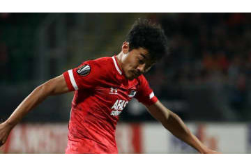 菅原由勢のEL初ゴールはこれ、「ヒールからの技ありワンツー」！ 画像