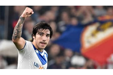 19歳の天才トナーリ、とんでもない角度から決めた「マジカルFK」がこれ 画像