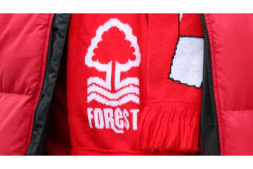 豪雨で試合中止…サッカーチーム、売るはずだった3000食をホームレスに寄付 画像