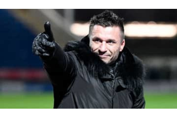 凄ぇ男がいた！クラブ買う→24時間で15人獲得→自分が監督に 画像