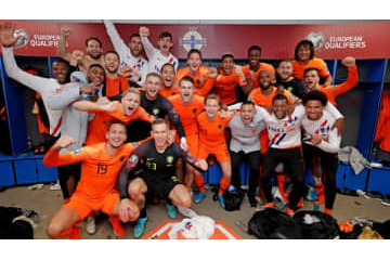 オランダ代表ワイナルドゥム、人種差別問題に「ワンチーム」だと断言　 画像