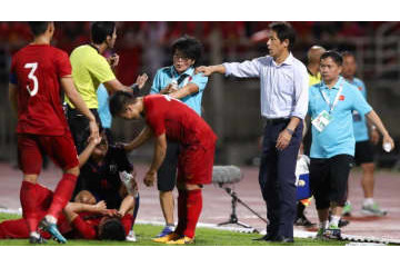 西野監督もビビった？「顔から突っ込む顔面タックル2連発」がこれ 画像