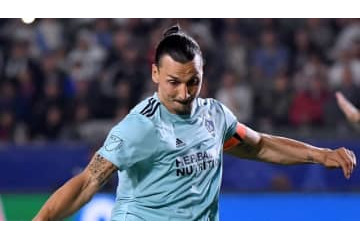 イブラの母国復帰はマジなのか　2か月前の「完全否定」が話題に 画像