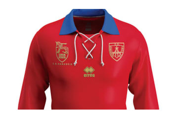 香川、岡崎らが戦うスペイン2部クラブ、「超絶レトロ」な75周年ユニフォーム発表！ 画像