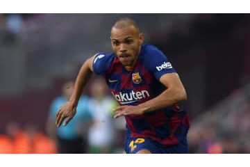 バルサ、緊急補強FWをクラシコで先発起用へ 画像