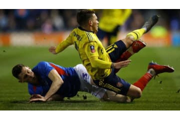 怪我のルーカス・トレイラ、松葉杖とギプスで去る場面がこれ 画像