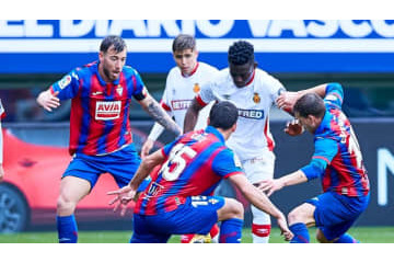 久保建英も見た！ボール欲しさの「大荒れ乱闘シーン」がこれ 画像