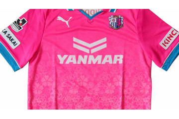 桜が開花！春を感じる「ピンク色」のサッカーユニフォーム 画像