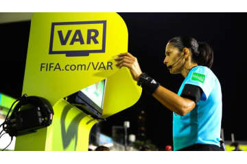 今季のJ1全試合会場で放映！Jリーグによる「1分でわかるVAR」がこれ 画像