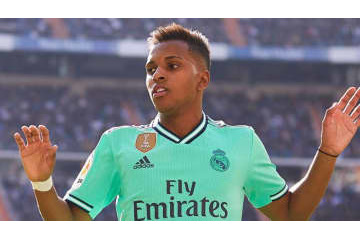 あの「神選手」から祝福されたロドリゴ…19歳の圧倒的なプレーがこれ 画像