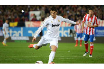 ロナウドの無回転伝説！クルトワを絶望させた「無慈悲すぎるFK」がこれ 画像