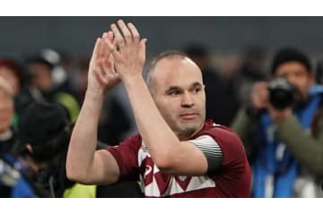 天才イニエスタ、日本での「自宅筋トレ」はこんな感じ 画像