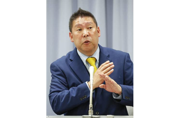 籠池泰典被告の衆院静岡4区補欠選挙への擁立を見送り、記者会見するNHKから国民を守る党の立花党首＝1日午後、静岡県庁