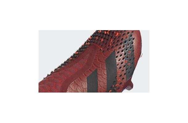 adidasが新作スパイク『ドラゴン プレデター』を発売！“ウロコ”まで表現