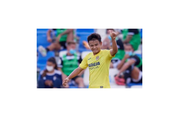 久保建英、ビジャレアルのエースともう仲良し！「わちゃわちゃ」がこちら