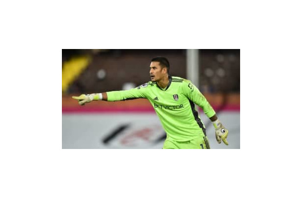 世界最強FKキッカーを阻止！ 元レアルGKアレオラの鬼反応が猫すぎる