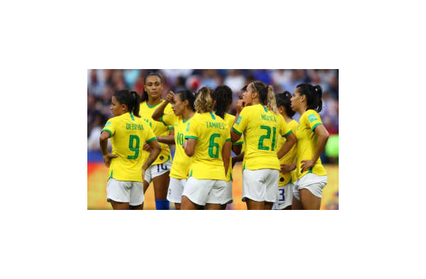 ブラジル女子代表、U-16男子に0-6で負ける