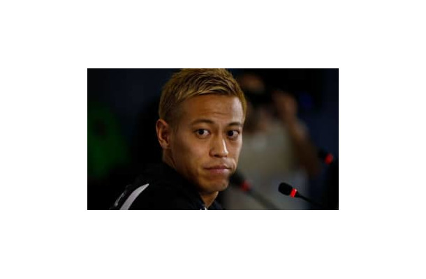 本田圭佑、「生配信」でポルティモネンセ移籍を発表