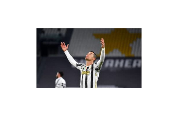 クリスティアーノ・ロナウド、また史上初の記録樹立！その「無慈悲ゴール」がこちら