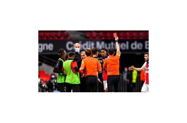 PSG痛い…退場のキンペンベ 「ホモ侮辱発言」でシーズン終了か